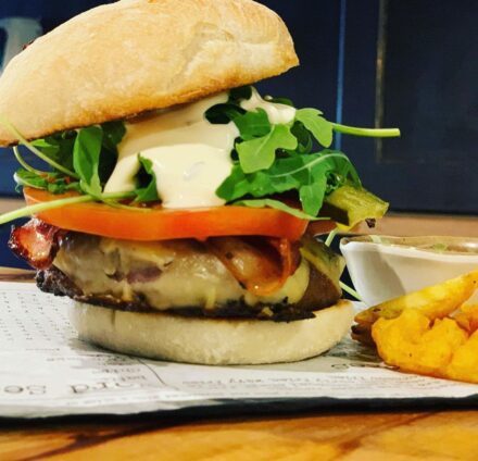 ¿Jueves de hamburguesa? – Café D´Morán